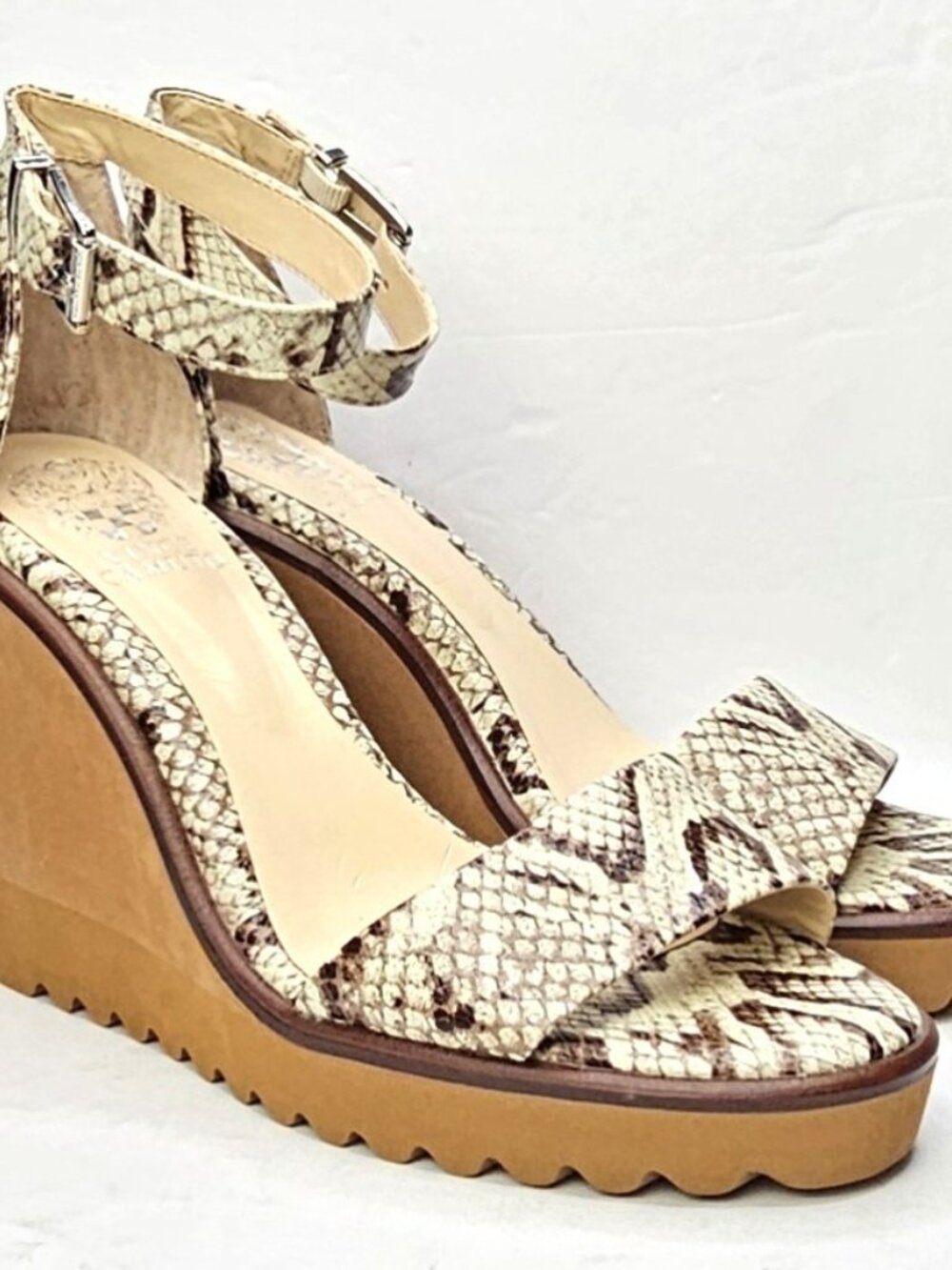 Vince Camuto Gretam Sz 9 Beige Snake Print Ankle Strap Wedge Platform Sandals - Picture 11 of 11